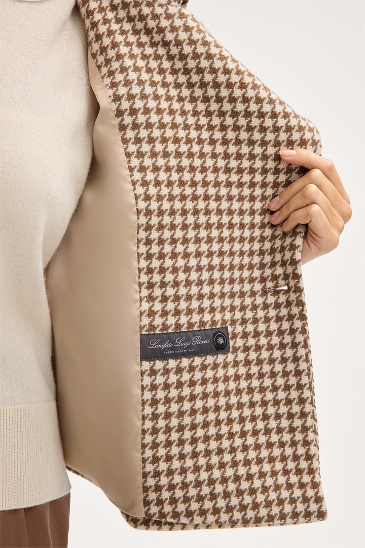 Schurwoll-Doppelreiher-Kurzjacke mit Trenchkragen in Braun-Ecru