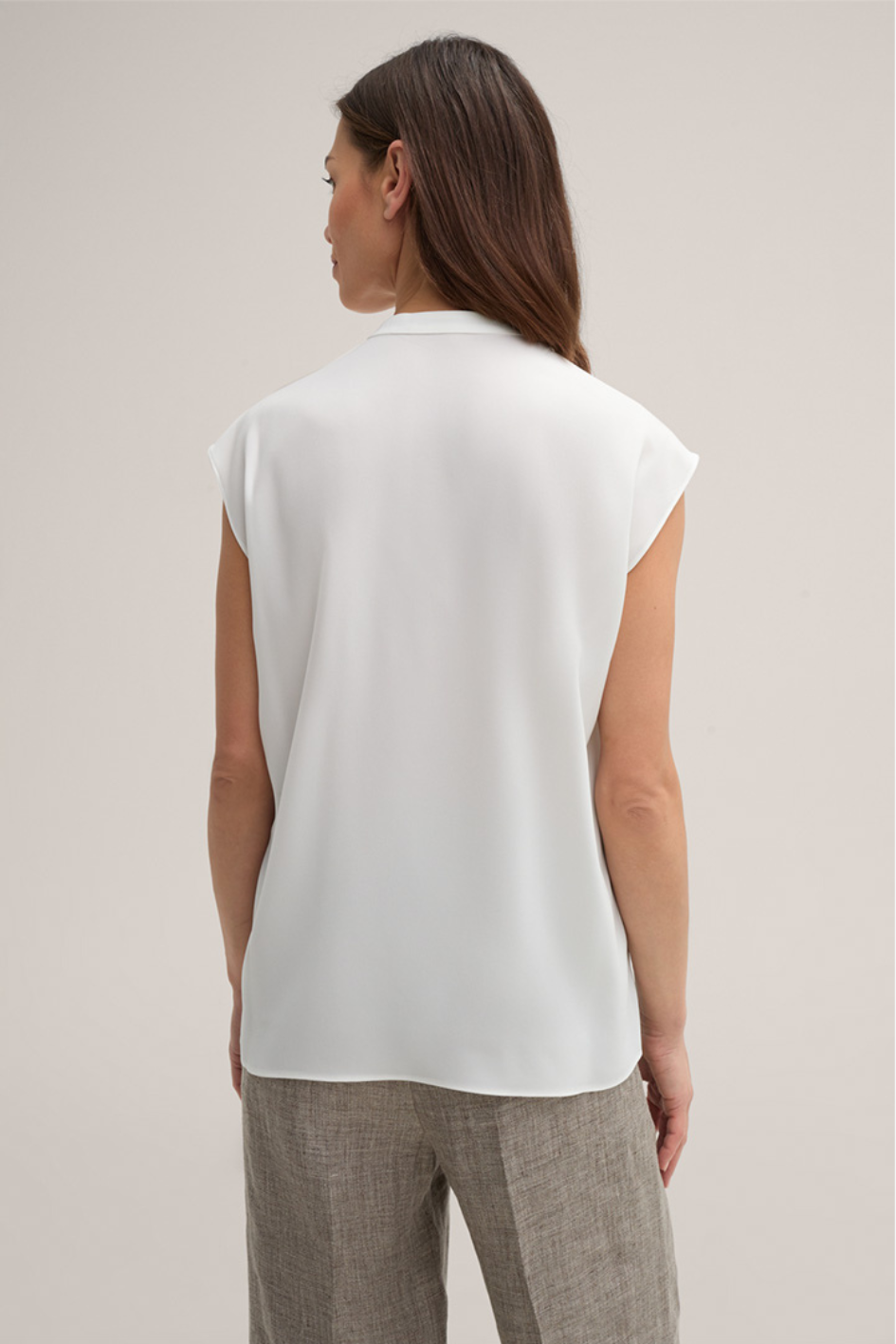 Sleeveless Crepe Blouse