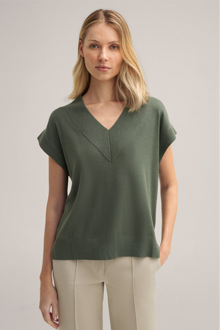 T-Shirt V-Neck with Side Slits