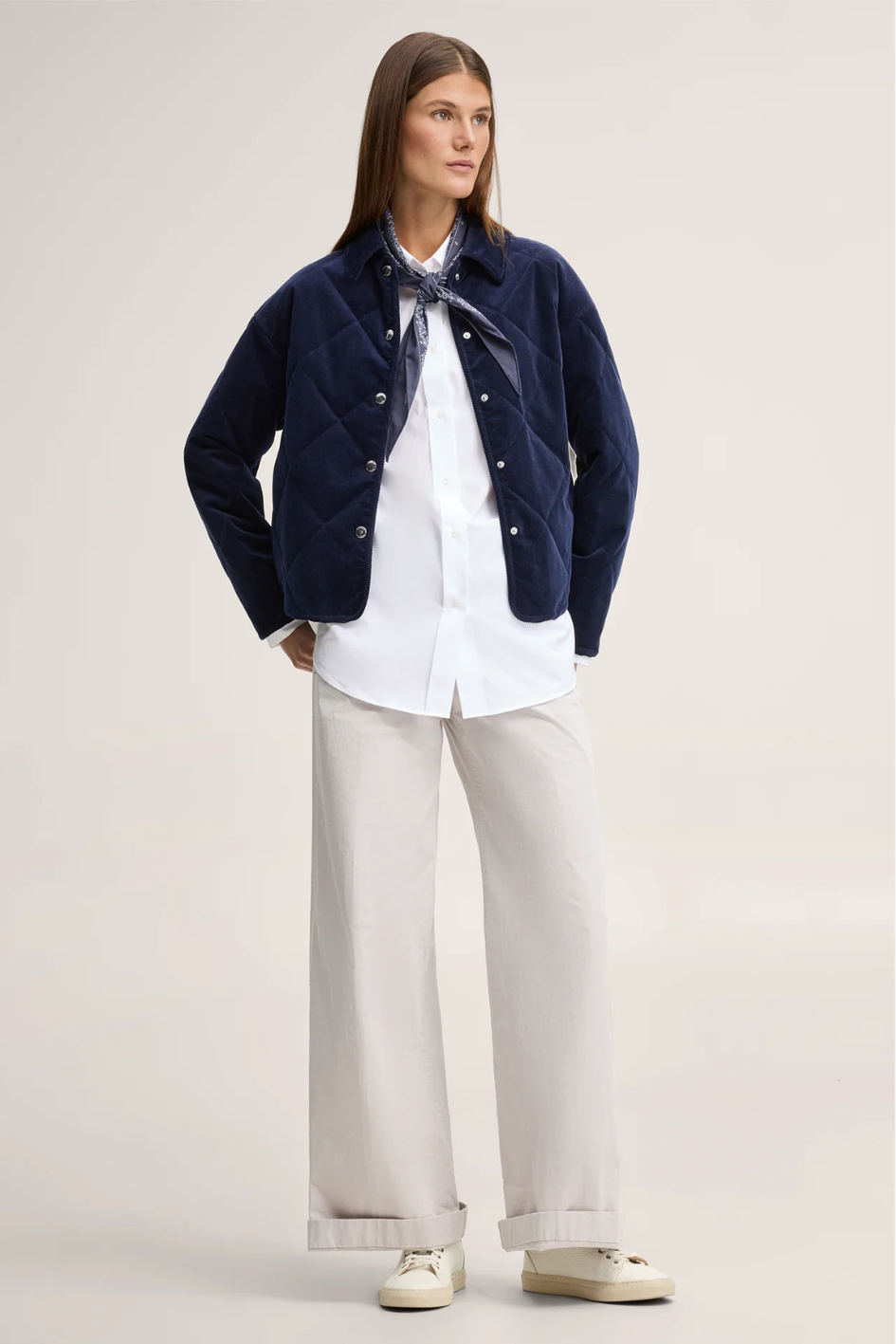 Fine-cord velvet quilted Jacket with a Shirt Collar in dark blue