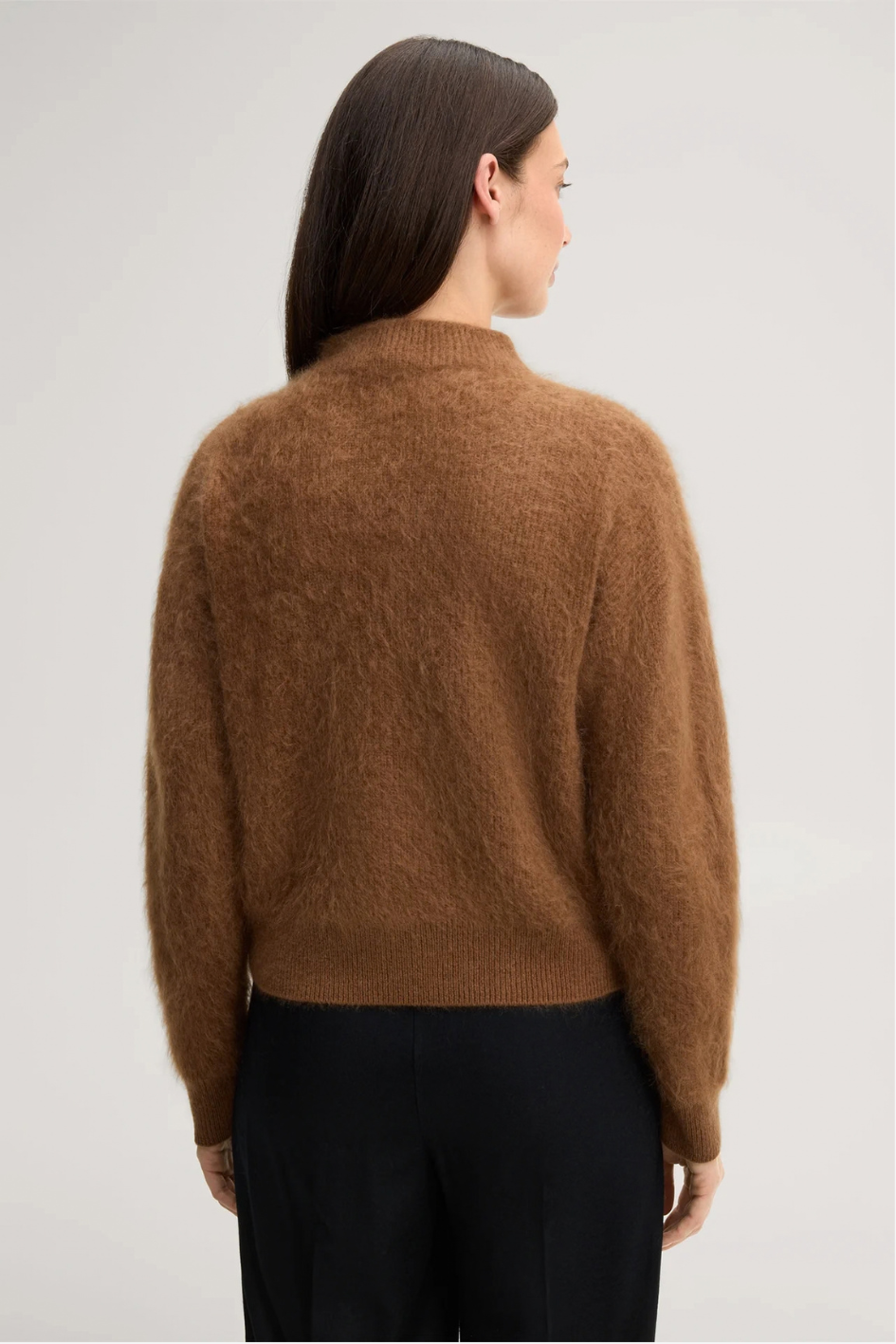 Brushed Cashmere Turtleneck Sweater in Caramel