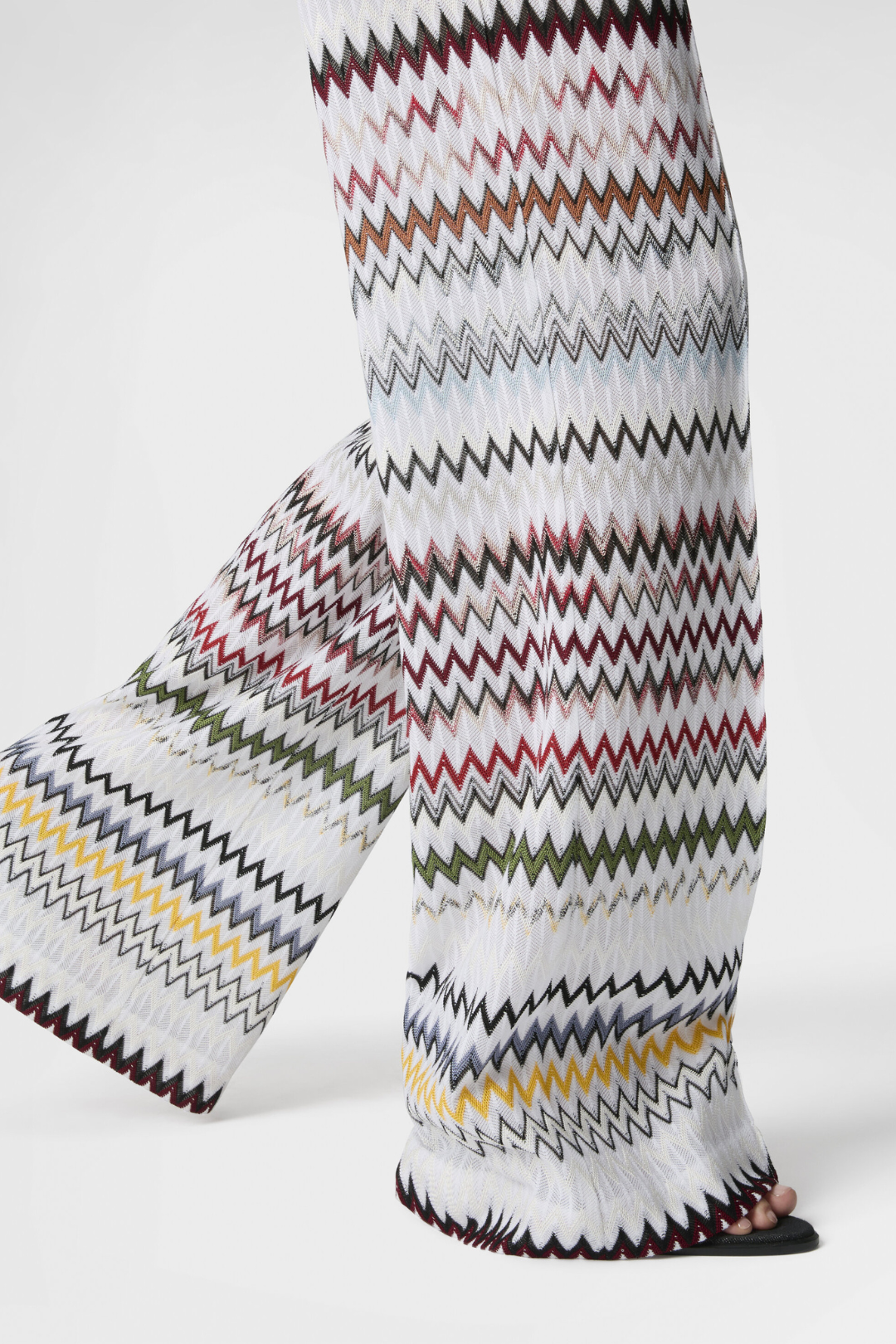 Wide-leg Pants made of Cotton and Viscose with a Zigzag Pattern