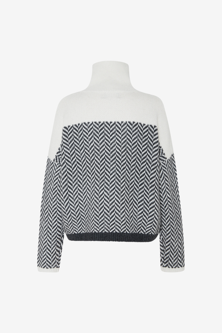 Turtleneck Sweater with modern Twist