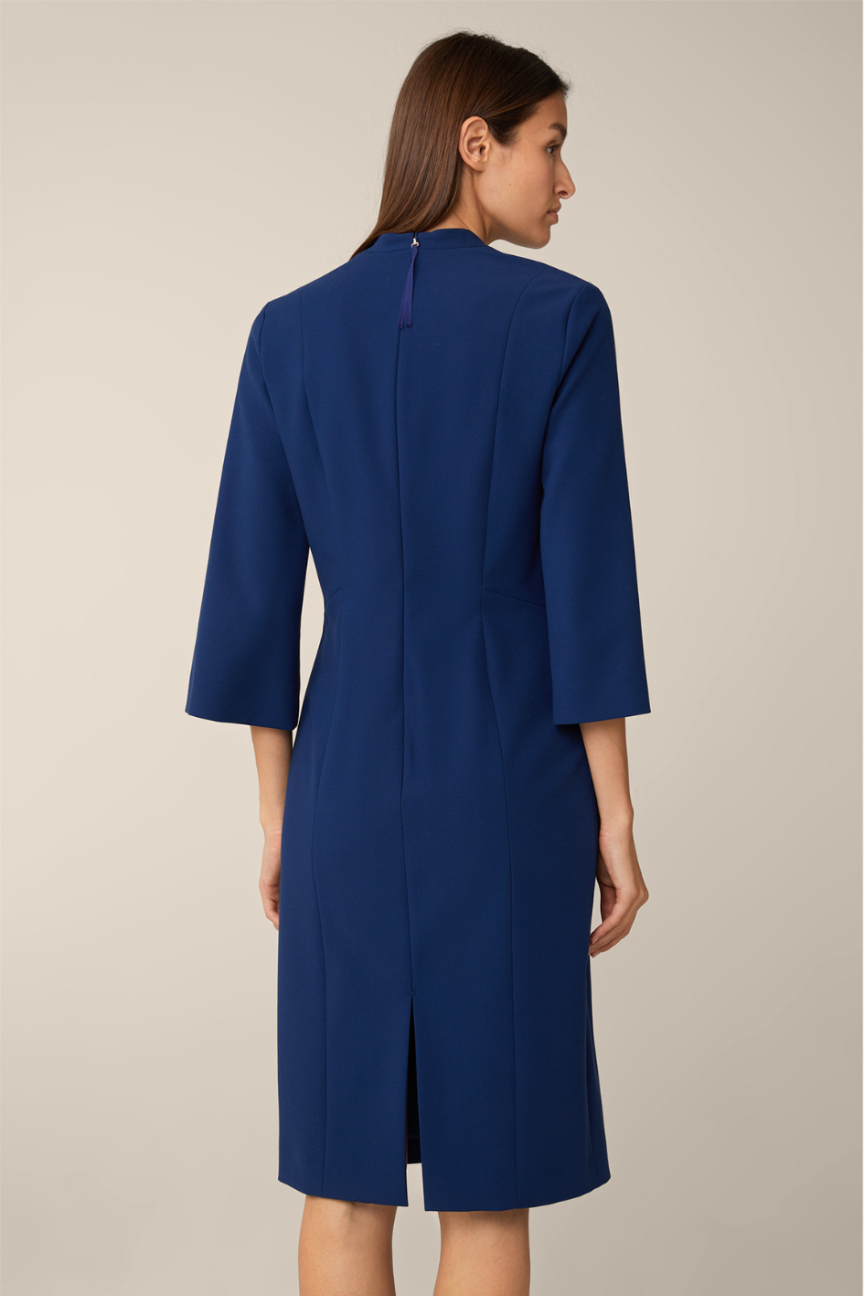 Crêpe-Etui-Kleid in Blau