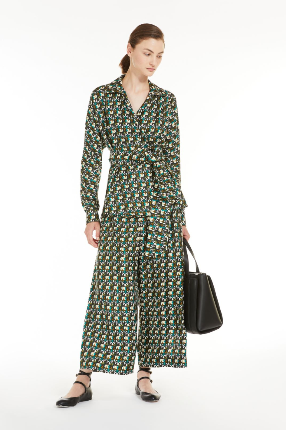 Cropped-Hose aus bedruckter Seide