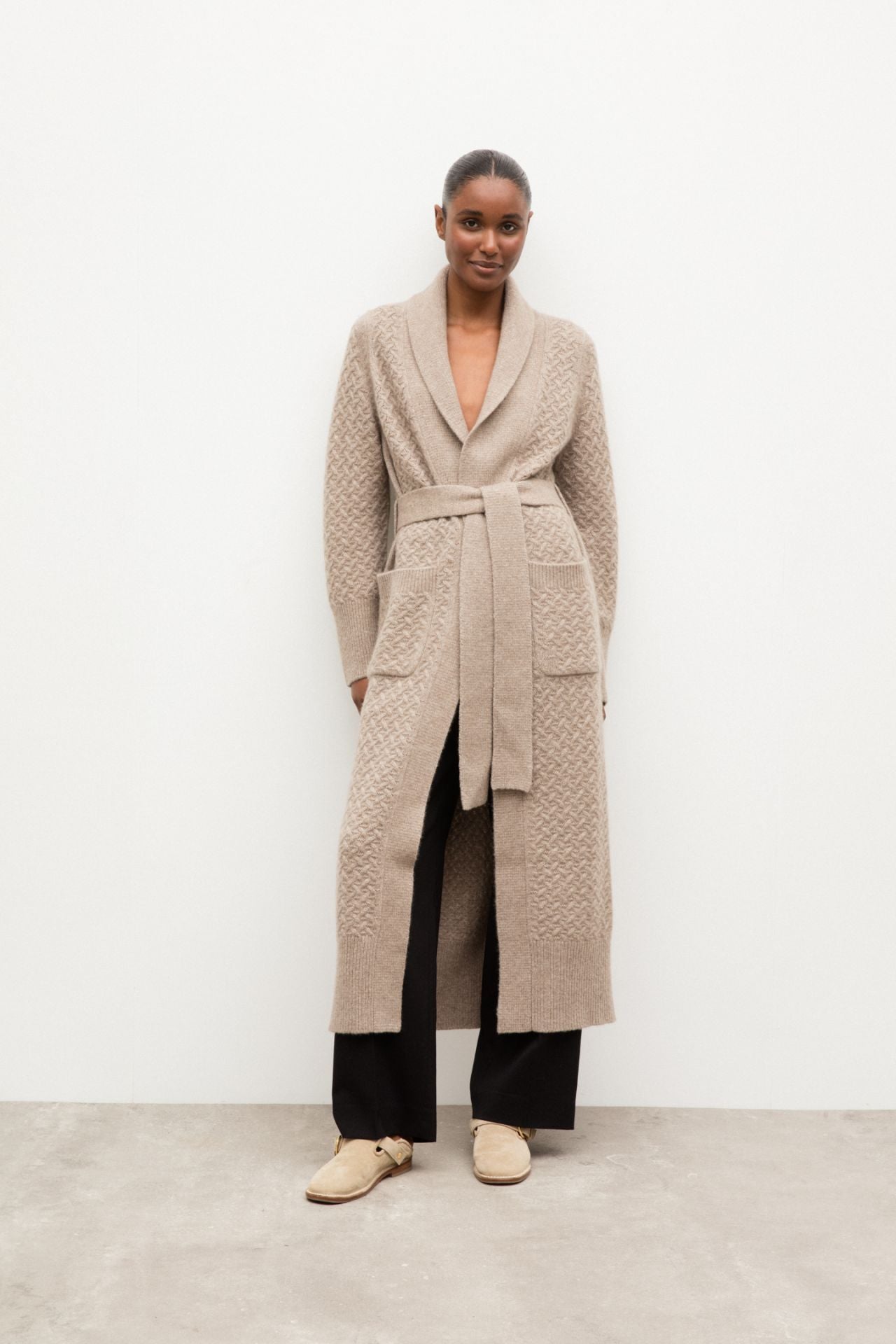 Sapphira Cashmere-Seide Mantel