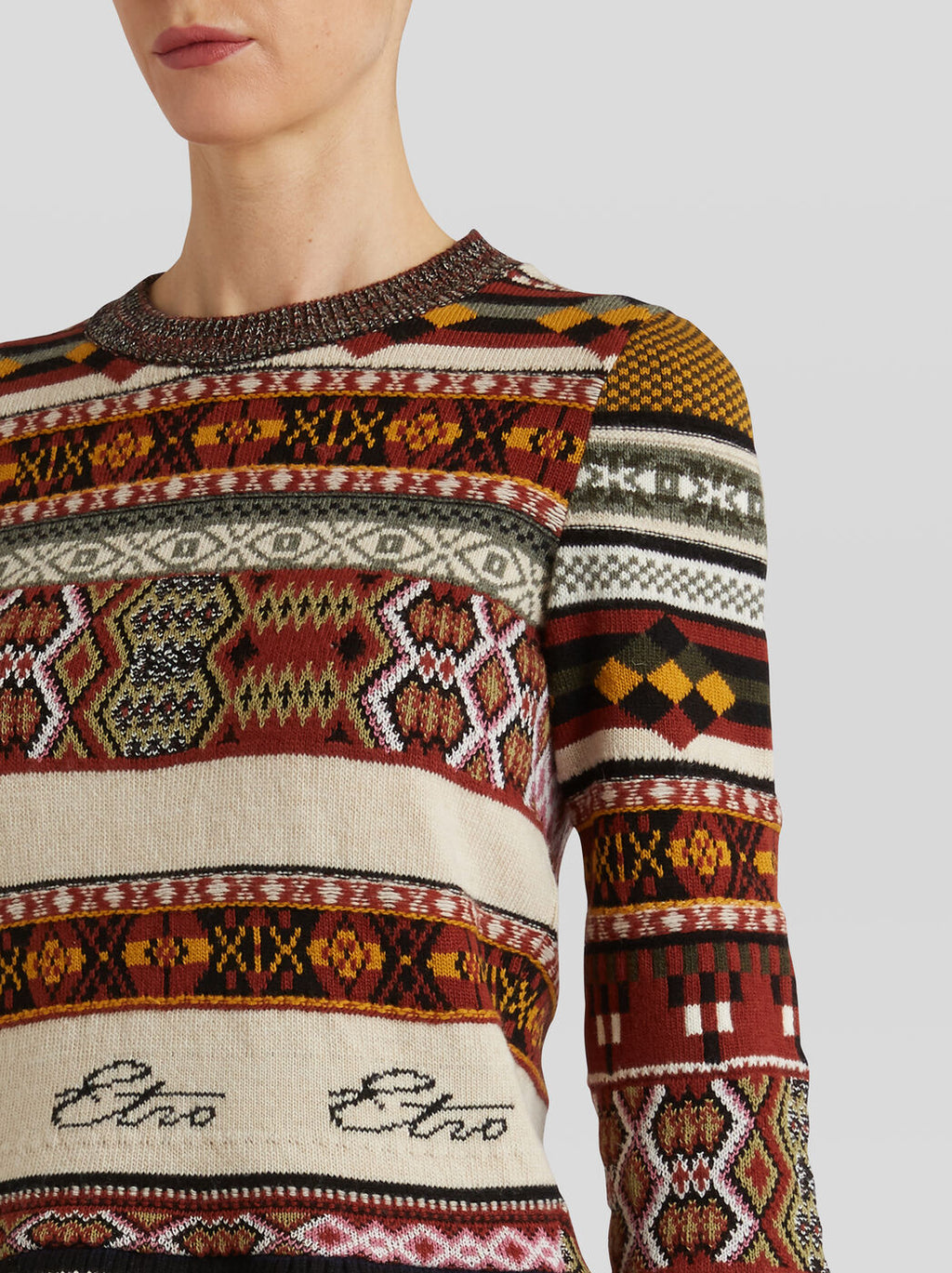 Sweater mit geometrischen Mustern und Schriftzug