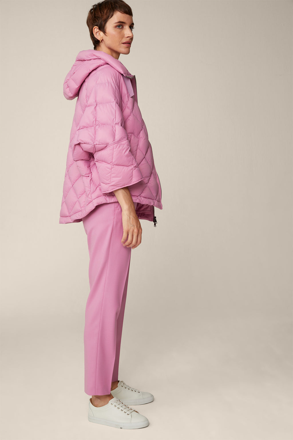 Stepp-Jacke mit Kapuzenkragen in hellem Pink
