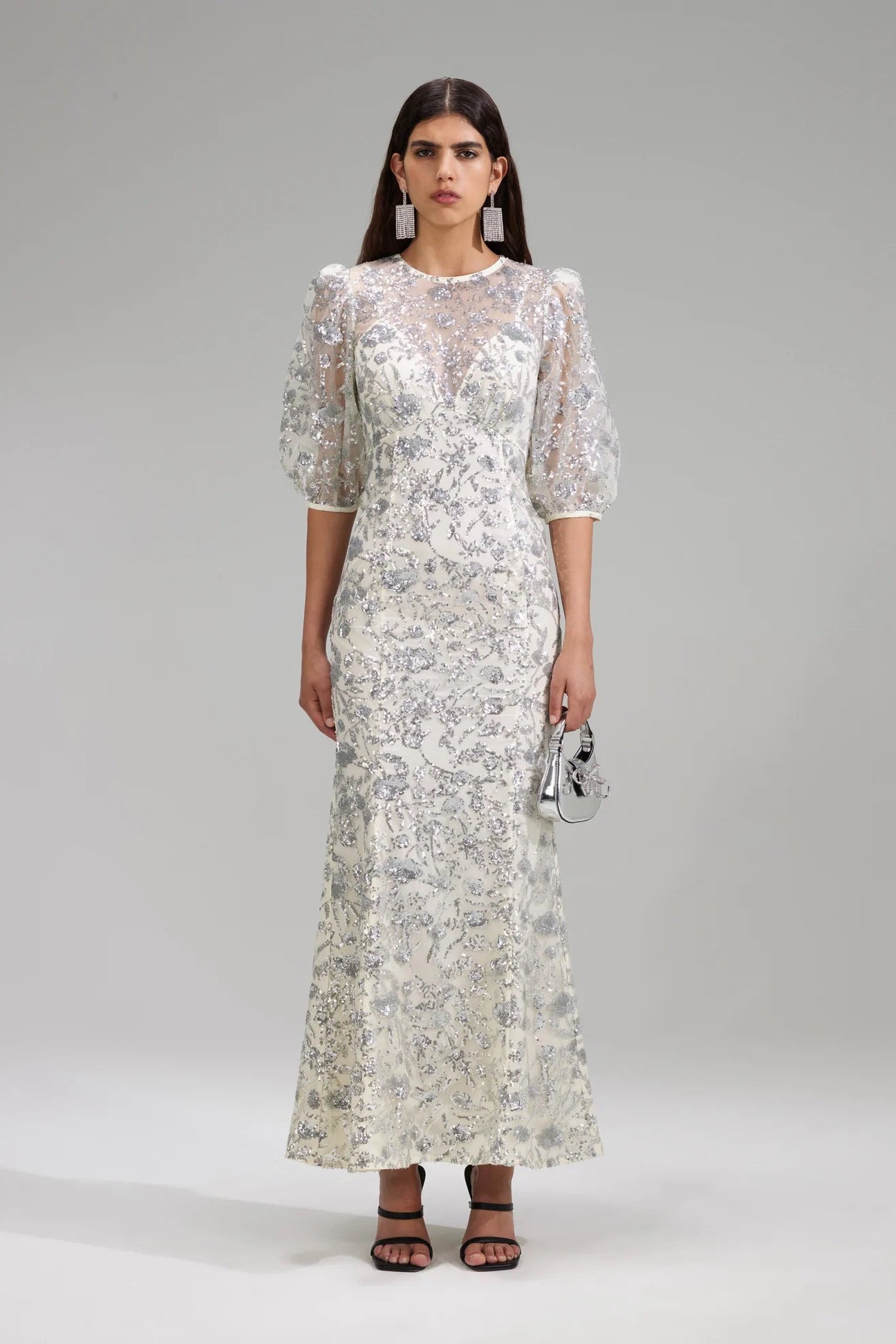 Champagnerfarbenes Maxikleid mit Pailletten